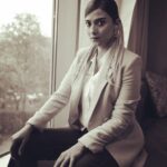 Aditi Sharma Instagram - “सीने में धड़कता जो हिस्सा हैं, उसी का तो ये सारा किस्सा हैं ।” गुलज़ार Happyyyy Sunday 🌻 #goodvibes #livelifetothefullest 💫