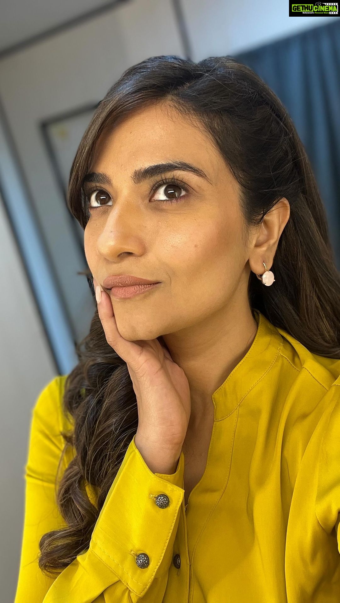 Aditi Sharma Instagram - Posted @withregram • @shaamgulabii “Ab main phir se jeene ke liye taiyaar hoon” ♥️ For katha, falling in love again was hard but the journey has been so so beautiful 🤌😭♥ @aditidevsharma sp: @ivyscenesx ac: @crvck.audios . . #kathaankahee