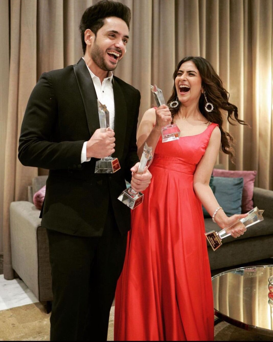 Aditi Sharma Instagram - Viaan 🕺 + katha 💃=🥳🥳
Thank you @stareminenceawards for giving us these awardssss🤩
We want to thank our wonderful audience for giving us so much loveee♥️🙏
We are sach mai grateful 😇
A big shoutout to our director saab mr ravi Bhushan 🙏 @mountainhead1 who is definitely not a easy task master but he is the besttttesttttt💓
We are very lucky to work under your guidance 🤗🤗
Thank you @sonytvofficial n @official_sphereorigins and our writers for this beautiful show.
Our director of photography @anil.katke sir 🙏 @joy_in_a_momo
And our lovely co actors, guys you are all so amazing
Everyday is fun to shoot 🥳🥳
#kathaankahee Aditi Sharma Instagram - Viaan 🕺 + katha 💃=🥳🥳 Thank you @stareminenceawards for giving us these awardssss🤩 We want to thank our wonderful audience for giving us so much loveee♥️🙏 We are sach mai grateful 😇 A big shoutout to our director saab mr ravi Bhushan 🙏 @mountainhead1 who is definitely not a easy task master but he is the besttttesttttt💓 We are very lucky to work under your guidance 🤗🤗 Thank you @sonytvofficial n @official_sphereorigins and our writers for this beautiful show. Our director of photography @anil.katke sir 🙏 @joy_in_a_momo And our lovely co actors, guys you are all so amazing Everyday is fun to shoot 🥳🥳 #kathaankahee