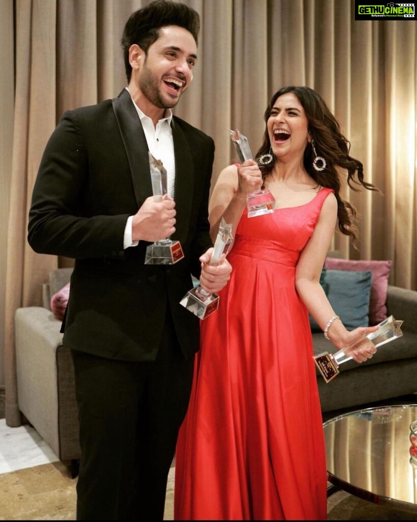 Aditi Sharma Instagram - Viaan 🕺 + katha 💃=🥳🥳 Thank you @stareminenceawards for giving us these awardssss🤩 We want to thank our wonderful audience for giving us so much loveee♥️🙏 We are sach mai grateful 😇 A big shoutout to our director saab mr ravi Bhushan 🙏 @mountainhead1 who is definitely not a easy task master but he is the besttttesttttt💓 We are very lucky to work under your guidance 🤗🤗 Thank you @sonytvofficial n @official_sphereorigins and our writers for this beautiful show. Our director of photography @anil.katke sir 🙏 @joy_in_a_momo And our lovely co actors, guys you are all so amazing Everyday is fun to shoot 🥳🥳 #kathaankahee