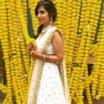 Aditi Sharma Instagram - 💛🤍 Do what makes your soul shine Bright 💫 #selflove #peace ⭐️