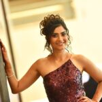 Aditi Sharma Instagram - Pose away to Glory…!! Let the world wait…🥳 #goodvibes #cherisheverymoment 💫💎
