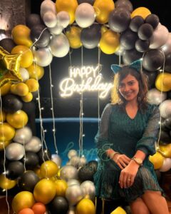 Aditi Sharma Instagram - Thank you for the beautiful birthday wishes ✨🤗🧿
My heart is bursting with loveee n gratitude 🙏💓
So grateful to the universe for all the loveee . 
🥰🥳 
#celebration #madememoriesforlife #familytime 🧿