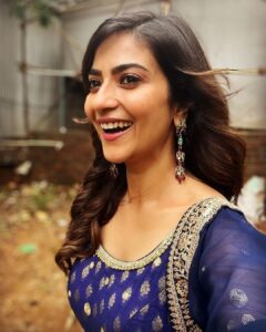 Aditi Sharma Instagram - 💙girl 🎭
#livelife #mondaymotivation