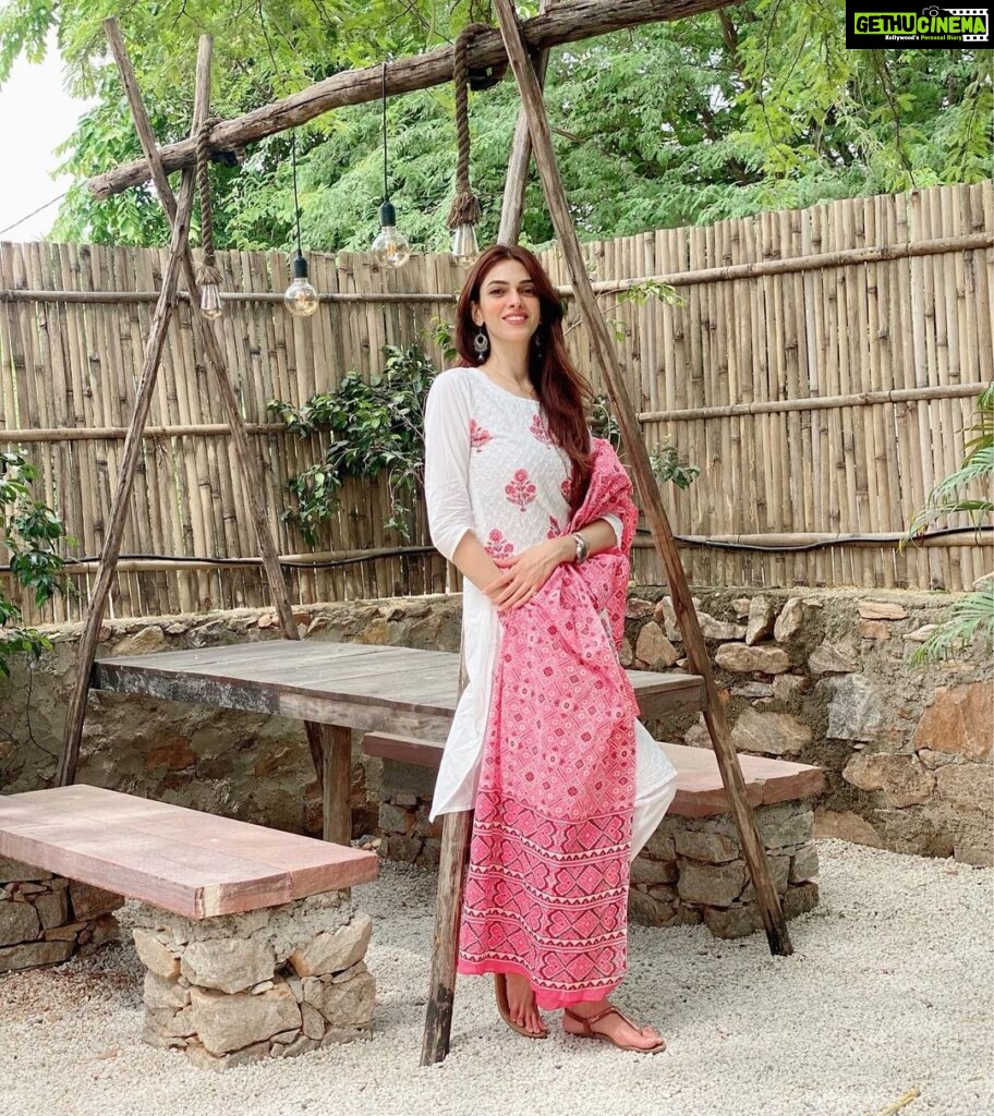 Aditi Vats Instagram - Happy Independence Day! Love for Indian Wear and Elegance calls for a NEW VENTURE, very soon with my @misswheeler_carvlog 🌸🌸🌸 Jaipur, Rajasthan