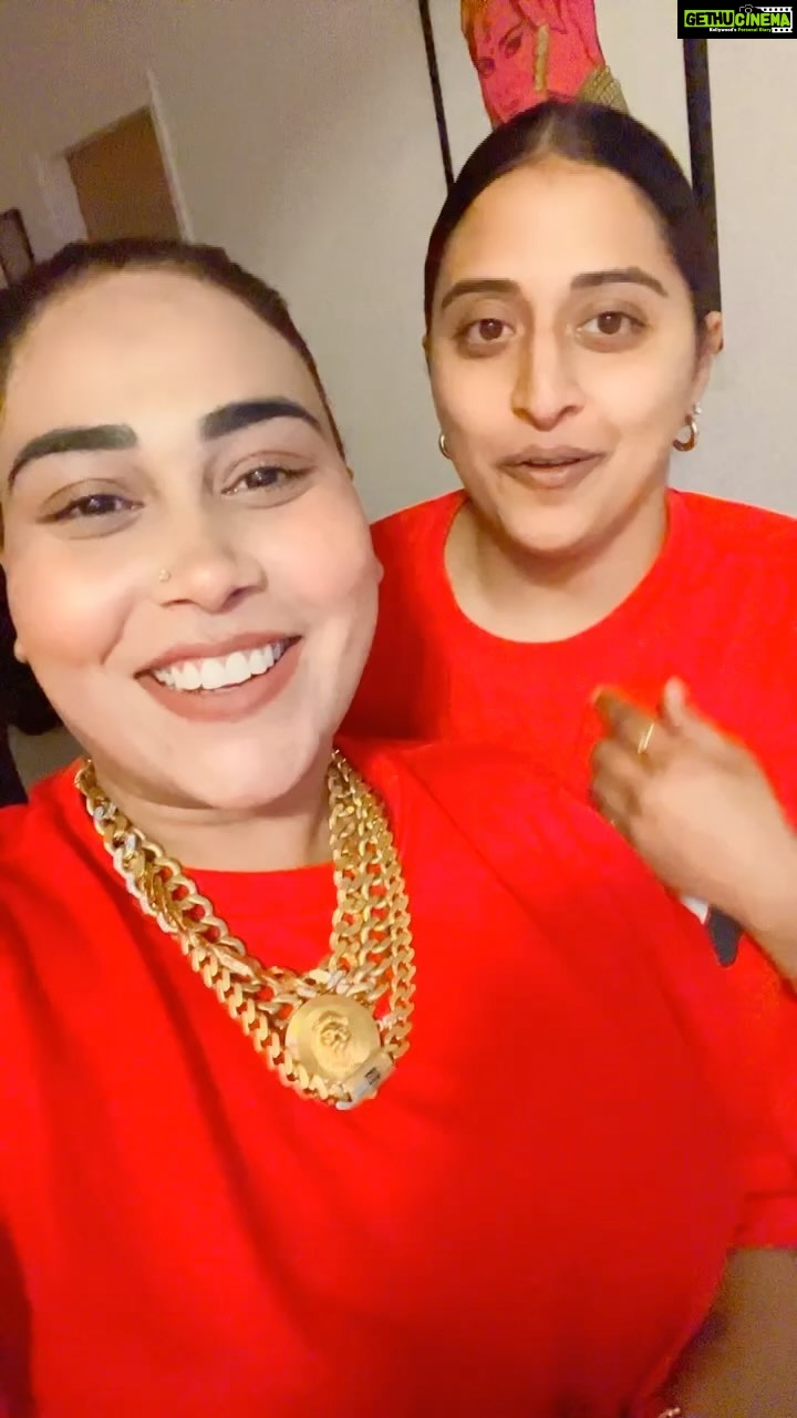 Afsana Khan Instagram - Get ready for big boom 💥 Queens 👸🏻 @therajakumari @itsafsanakhan 💫 Subscribe @afsanakhanmusic #reelsinstagram #réel #love #rajakumari #afsanakhan #afsaajz #justiceforsidhumoosewala #blessed #songs #rabbrakha #gratitude
