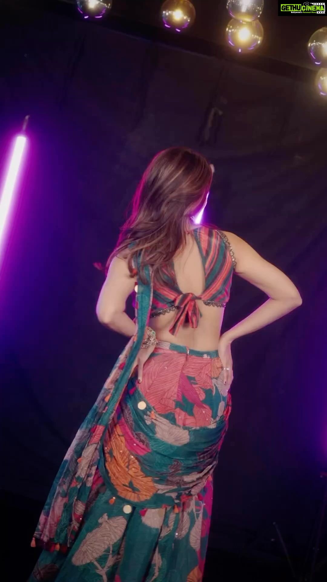 Afsana Khan Instagram - With 13M+ views in just 24 hours, #Nasha ne kar diya hai sab par apna jaadu! ✨🥵 #Nasha Song out now: https://bit.ly/Nasha-Sukhee #ReunionSong Watch #Sukhee only in theatres on 22nd September! Shilpa Shetty Kundra BADSHAH Chakshu Kotwal Afsana Khan Hiten Kumar Aditya Dev #PrashantUpadhyay #SonalJoshi #BhushanKumar #KrishanKumar #VikramMalhotra Amit Sadh Kusha Kapila Dilnaz Irani Pavleen Gujral #Chaitannyachoudhry #Maahijain T-Series Films Abundantia Entertainment Pen Movies Shikhaarif Sharma #ShivChanana Neeraj Kalyan #VijashKothari #Paulomidutta #RupinderInderjit #RadhikaAnand #jyotikapoor
