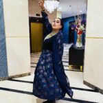 Afsana Khan Instagram - Thanks kuwait Amazing crowd ❤️🇰🇼🫶 Beautiful outfit @curvclassic ❤️ Makeup @glamnationbysara ❤️ Kuwait