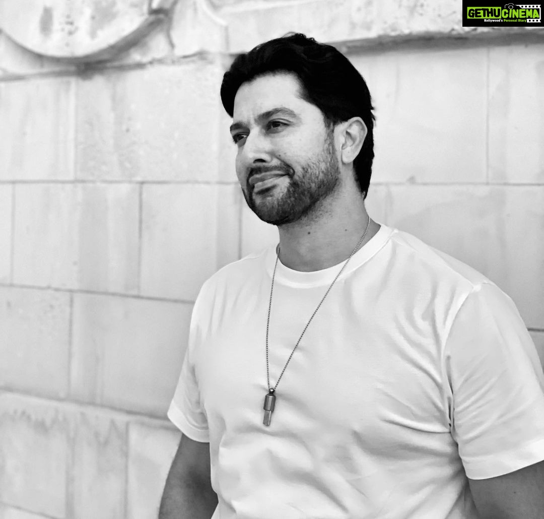 Aftab Shivdasani Instagram - “May we hold on to the promises our souls make.” - Butterflies rising. 💌✨ #lifeineverybreath