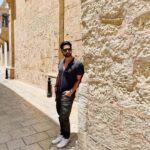 Aftab Shivdasani Instagram – ‘A quiet mind is able to hear intuition over fear’. 🔱✨
#stillness Mdina, the Silent City, Malta