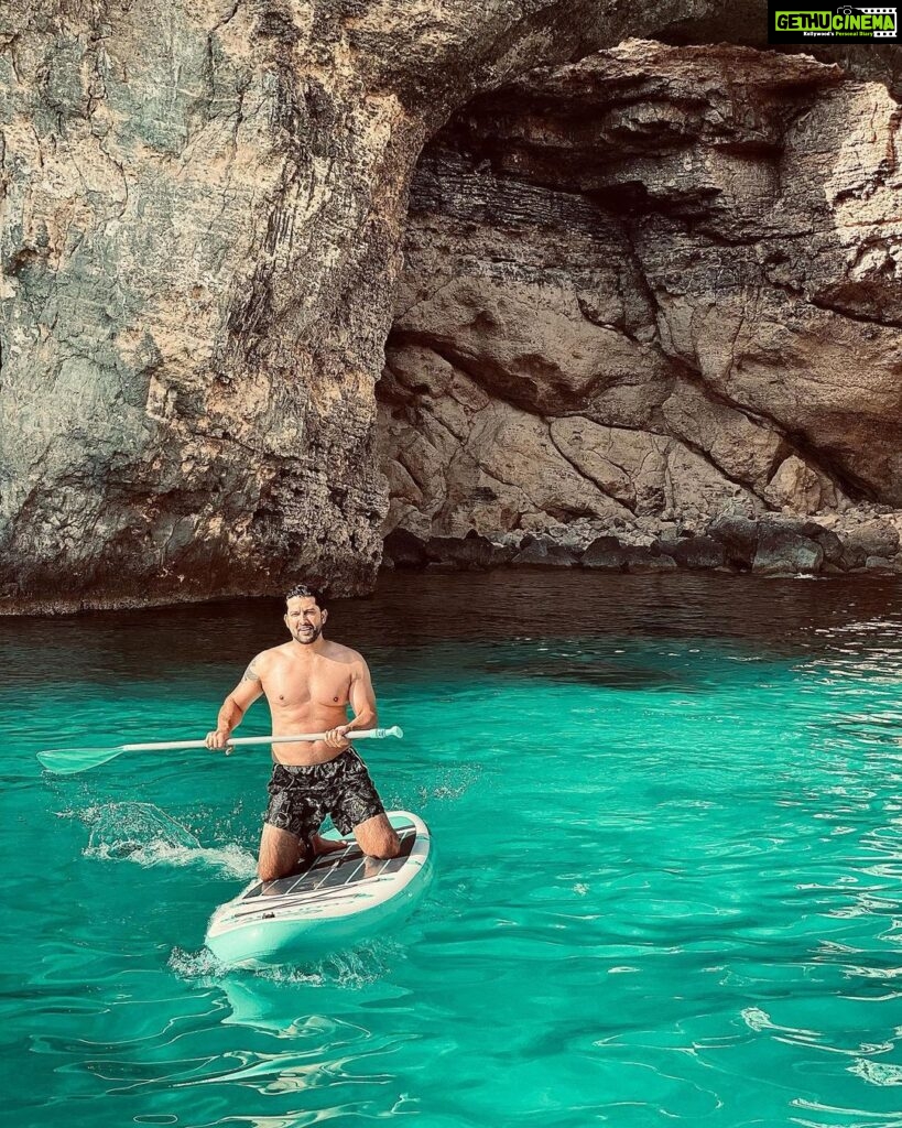 Aftab Shivdasani Instagram - “At sea, I learned how little a person needs, not how much.” - Robin Lee Graham. 🚣🏻🌊🌞 #gratefuleveryday Malta