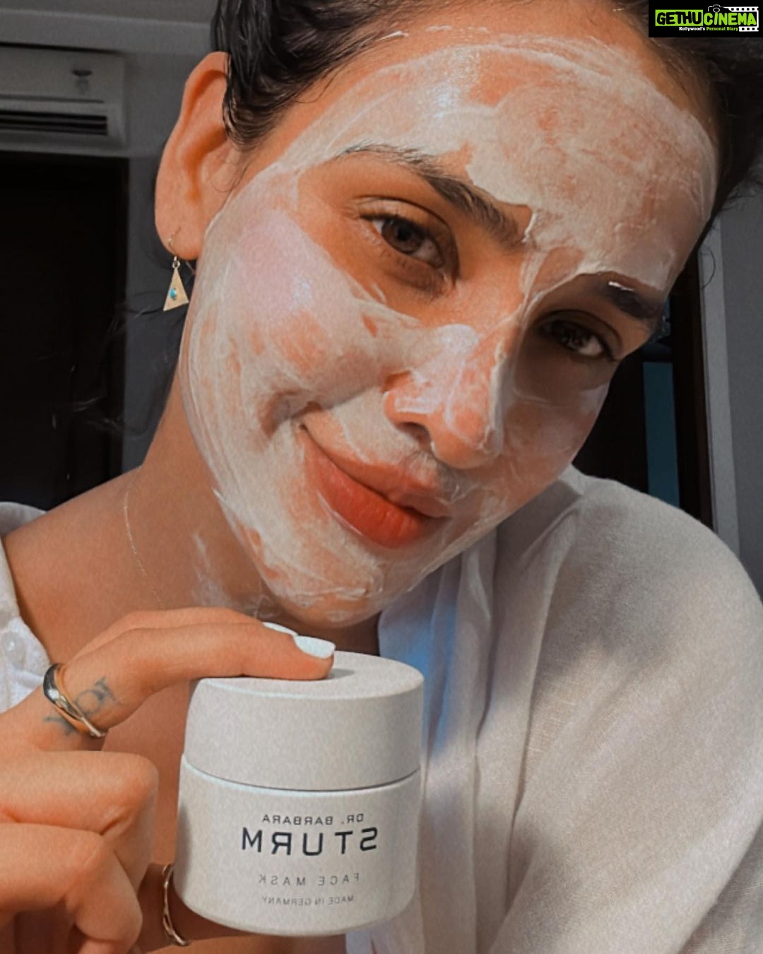 Aisha Sharma Instagram - Mood : Glowing 💫#skincare #skincarewithaisha