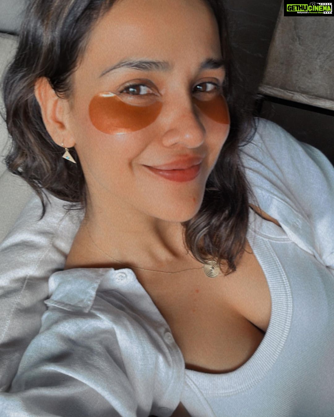 Aisha Sharma Instagram - Mood : Glowing 💫#skincare #skincarewithaisha