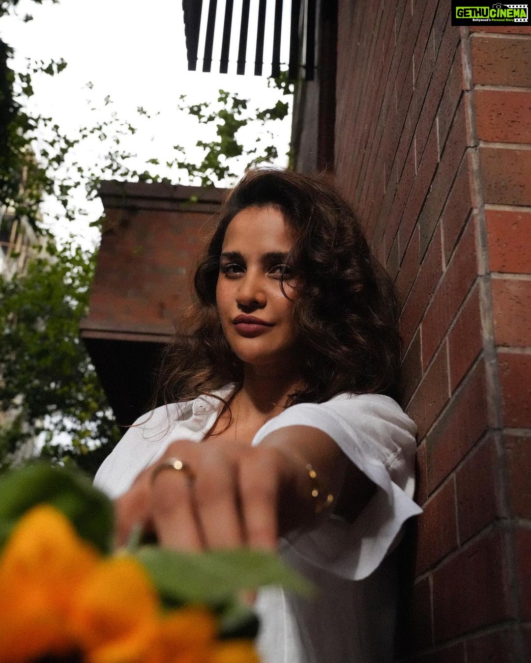 Aisha Sharma Instagram - Worth the hype 💫 🌻 #vibes #energydoesntlie