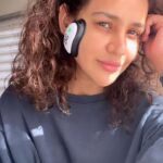 Aisha Sharma Instagram - #skincarewithaisha Did someone say a portable led light shot for acne !! Yes please . @facegym #skincare #acne #skincaretips #beautytools
