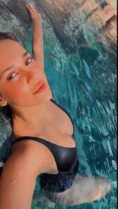 Aisha Sharma Instagram - Those rose-colored glasses look cute on me ! 
@amanbagh #monday #mondayblues💙 #Amanbagh #TheSpiritOfAman #AmanWellness #AmanFoodie #AmanAdventure