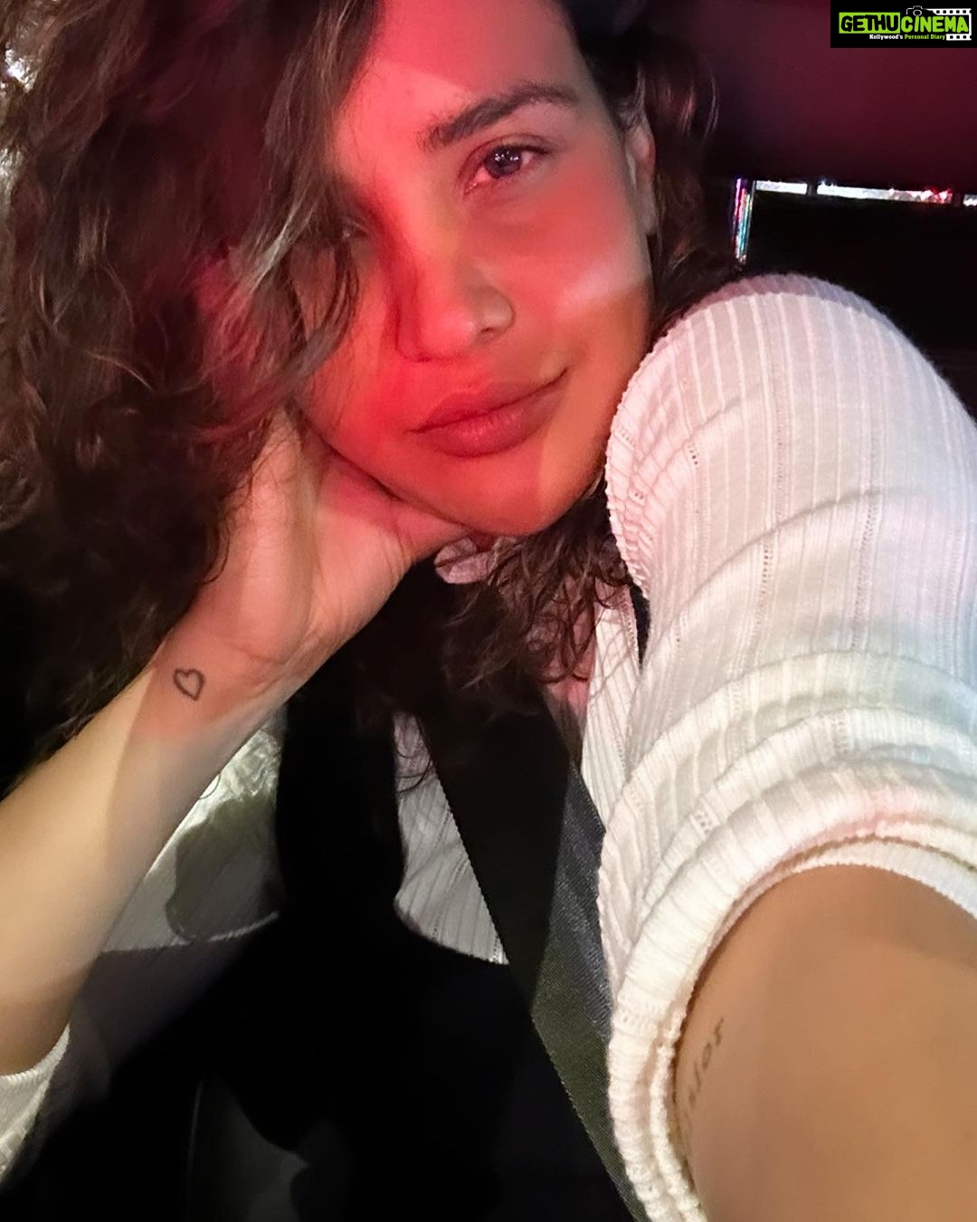 Aisha Sharma Instagram - Change of scenery will give you a whole new perspective. #nofilterneeded