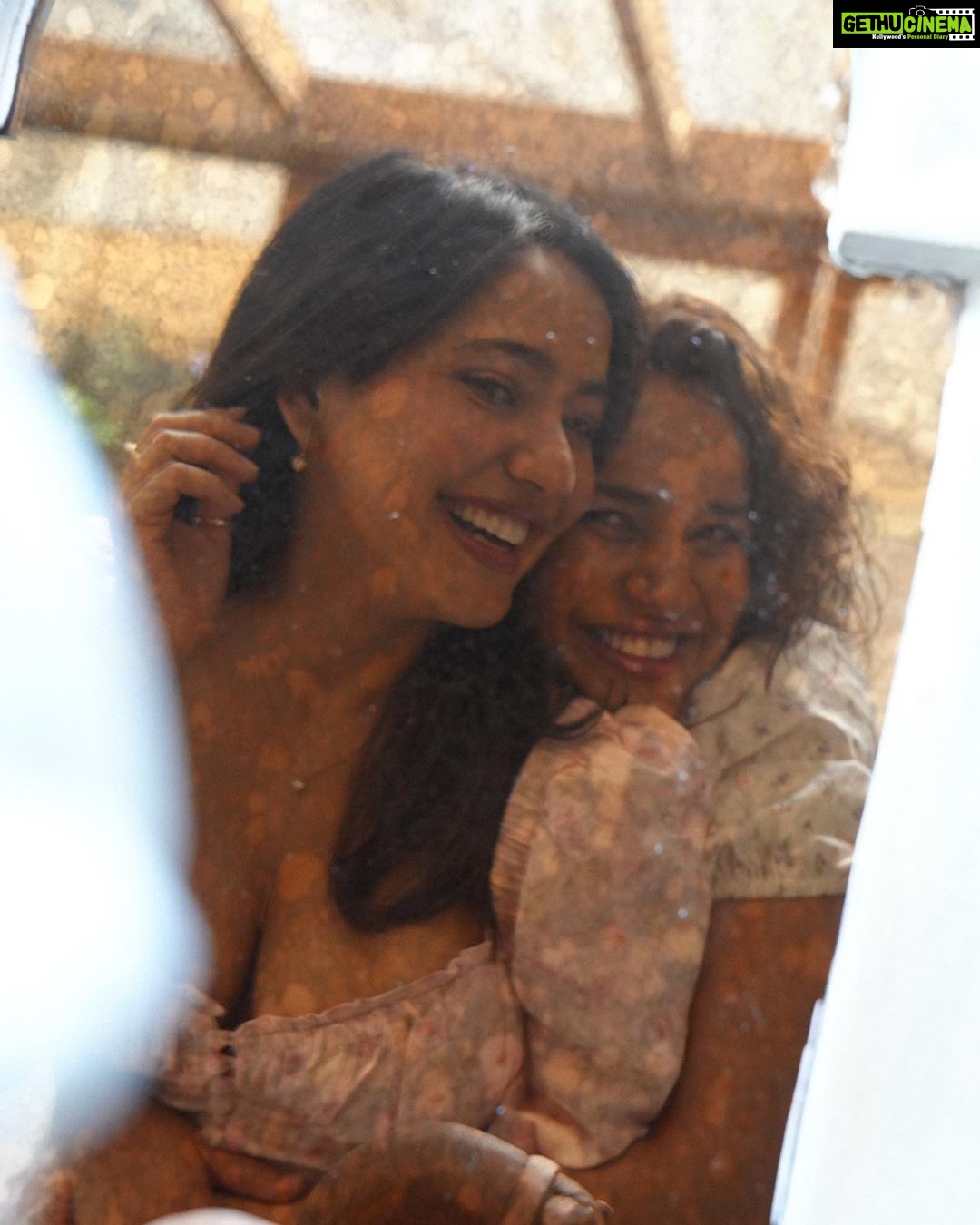 Aisha Sharma Instagram - 25.01.2023 : Aishaโs Musings : I believe in Birthdays , I believe in loving myself all day, everyday,in every way . I am grateful for the love, is all I can say. 25th of Jan feels like a holiday ๐๐. Something magical about making wishes . I believe in happiness more than Riches. 11:11 and stolen kisses . My emotions are true , my poetry has over a hundred glitches . ๐๐ซถ๐พ๐ฅฐโฅ๏ธ๐ birthday #aquarianseason