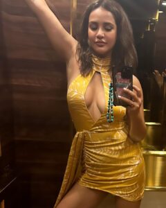 Aisha Sharma Instagram - Amplified Appeal 💫💛💛