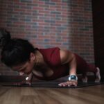 Aisha Sharma Instagram - Quality is not an act ,it is a habit. ~ Aristotle #mondaymotivation #happymonday #headstand #fitness #workoutmotivation #workoutwithaisha