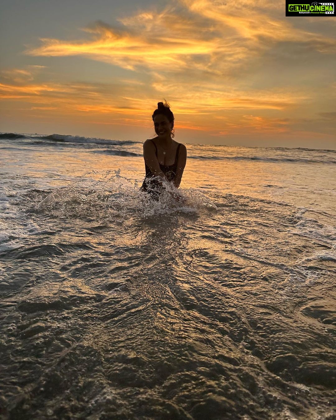 Aisha Sharma Instagram - Amazingly Basic 🫶🏾 #nofilterneefed #nofilter #raw #goa #travel #traveldiaries #goadiaries Goa
