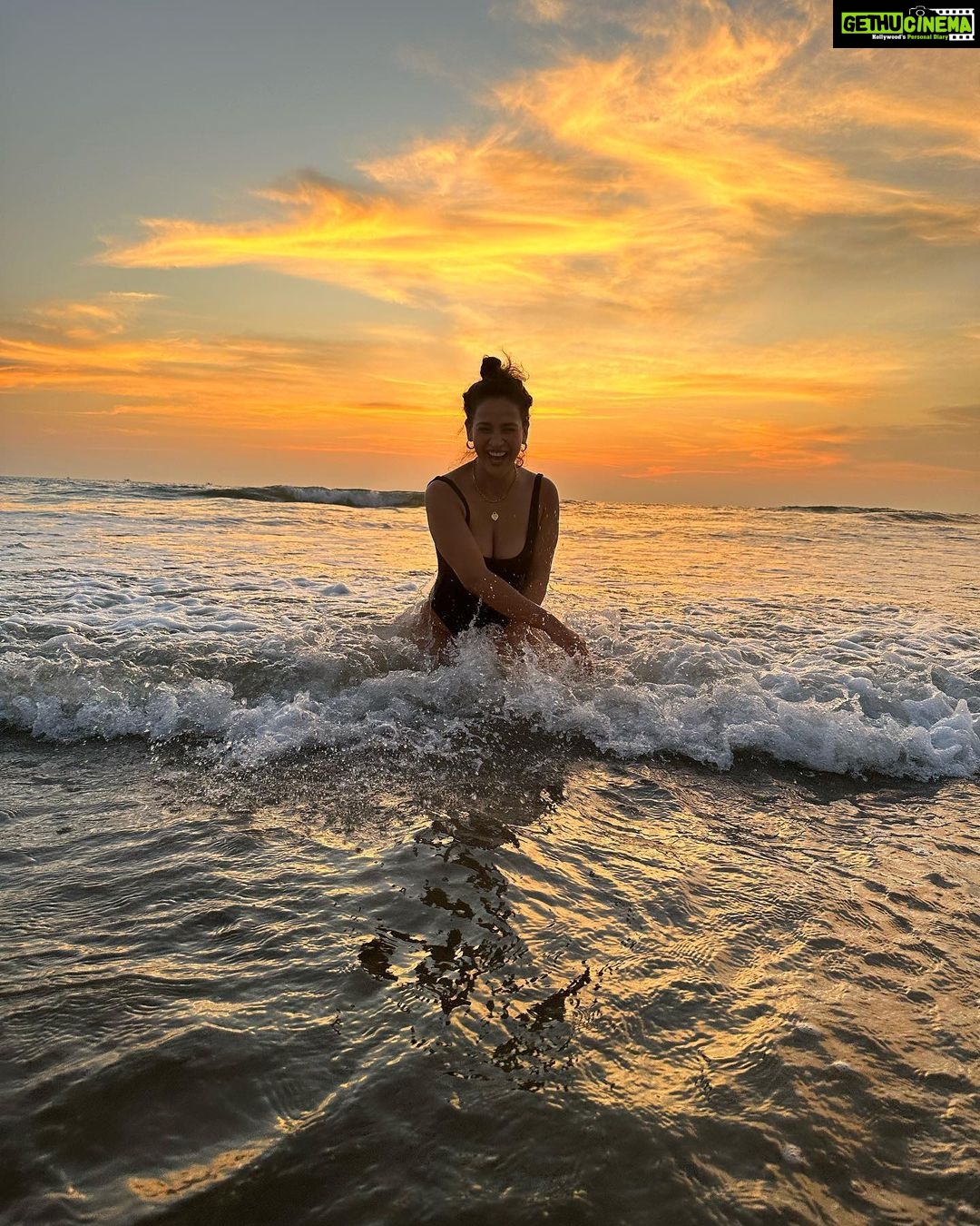 Aisha Sharma Instagram - Amazingly Basic 🫶🏾 #nofilterneefed #nofilter #raw #goa #travel #traveldiaries #goadiaries Goa