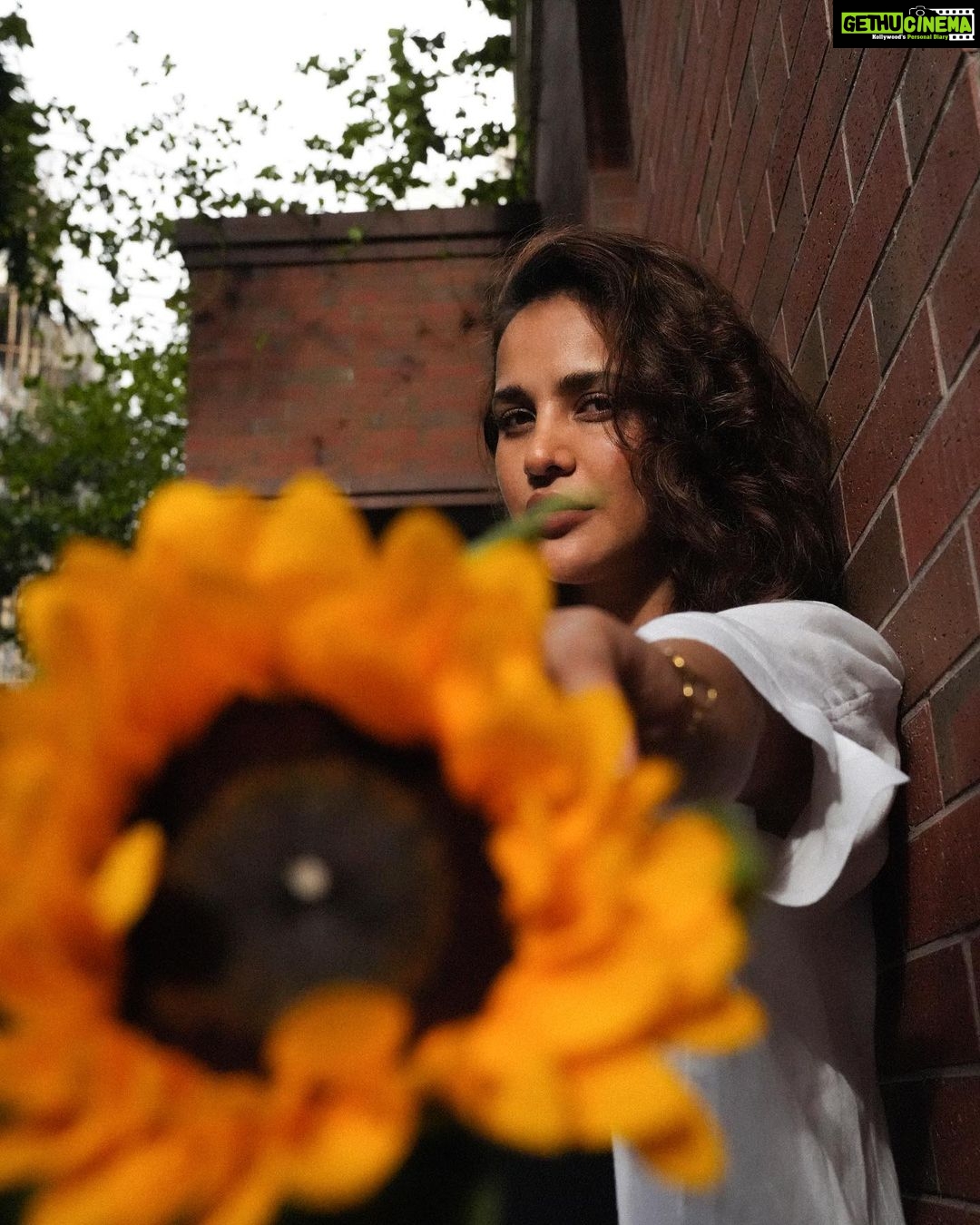 Aisha Sharma Instagram - Worth the hype 💫 🌻 #vibes #energydoesntlie