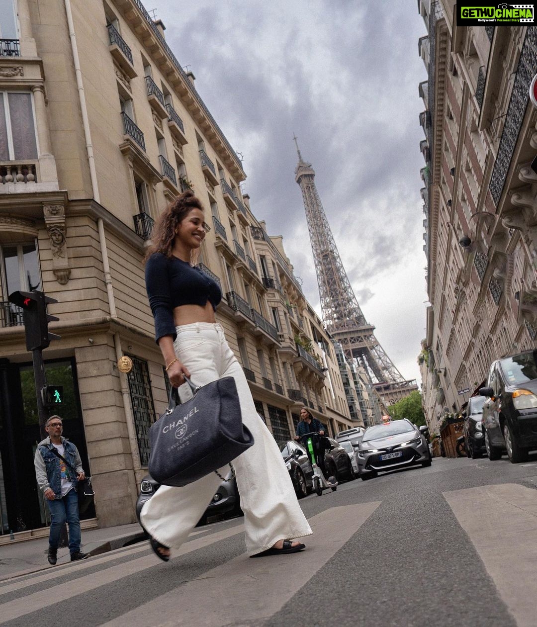 Aisha Sharma Instagram - @closedofficial @houseofcb ✨✨ Happiness , love and passion - aren’t things you find - they’re choices you make . 📸- @mikedesir #sunday #qotd #weekendvibes #weekend