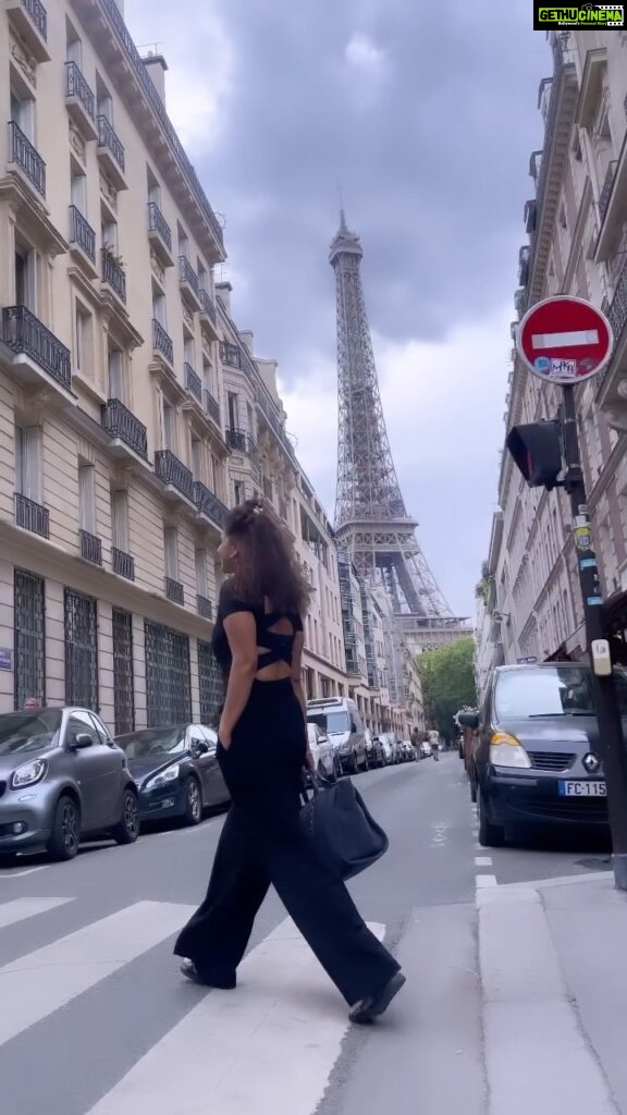 Aisha Sharma Instagram - Sums it up ♥️ #reels #reelsinstagram #reelitfeelit #paris #travel #aishatravels #aishainparis #france