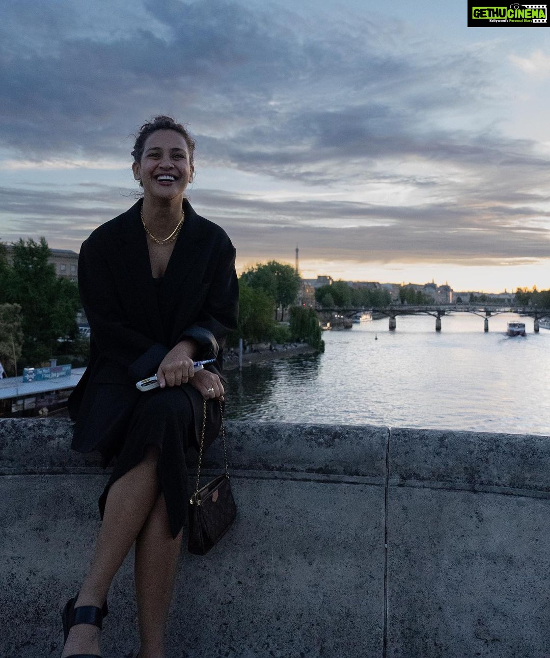 Aisha Sharma Instagram - Open up your mindset to one of abundance—and see what happens! #paris #france #aishainparis #travel #travelphotography #photooftheday đŸ“¸- @mikedesir