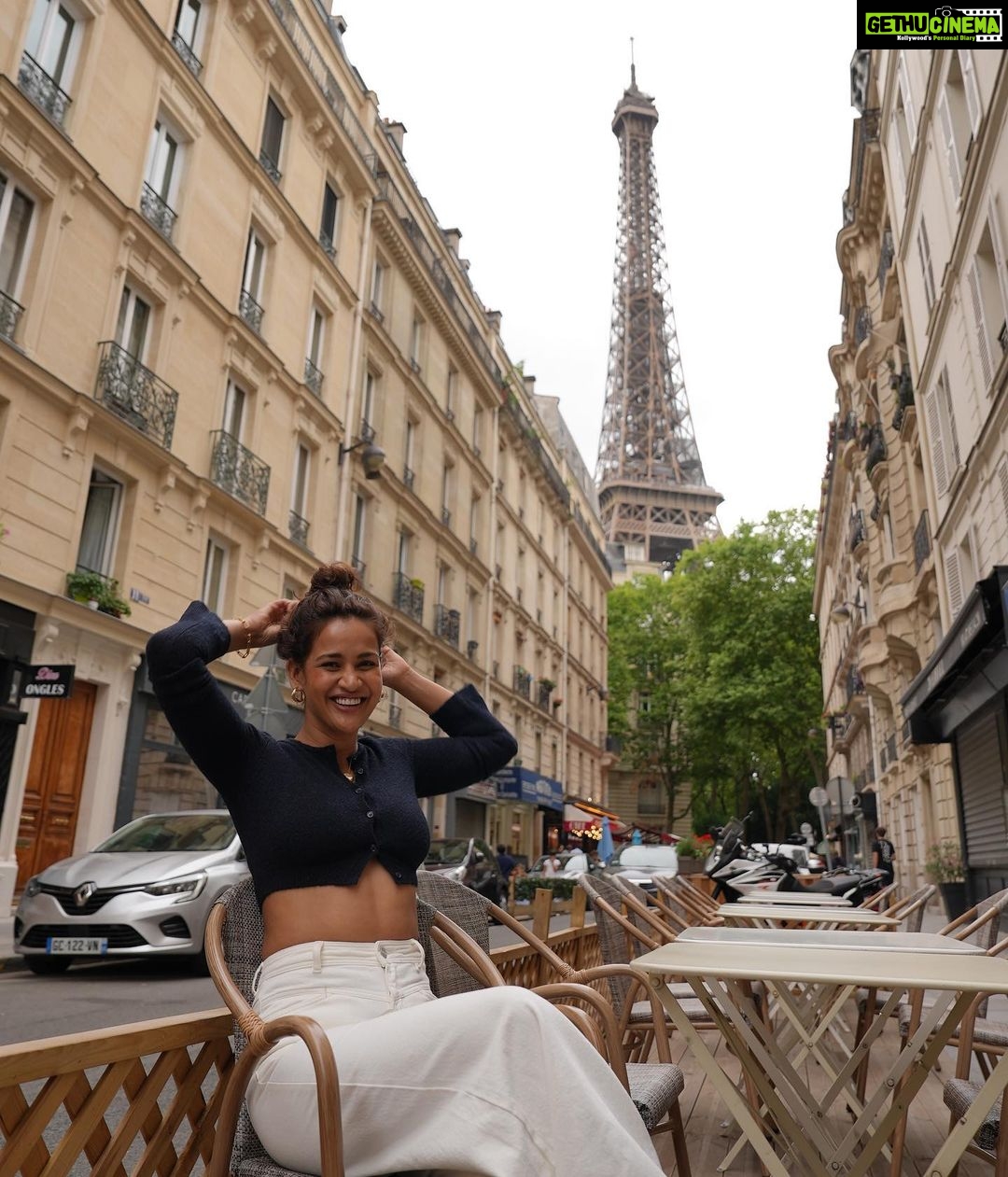 Aisha Sharma Instagram - @closedofficial @houseofcb ✨✨ Happiness , love and passion - aren’t things you find - they’re choices you make . 📸- @mikedesir #sunday #qotd #weekendvibes #weekend