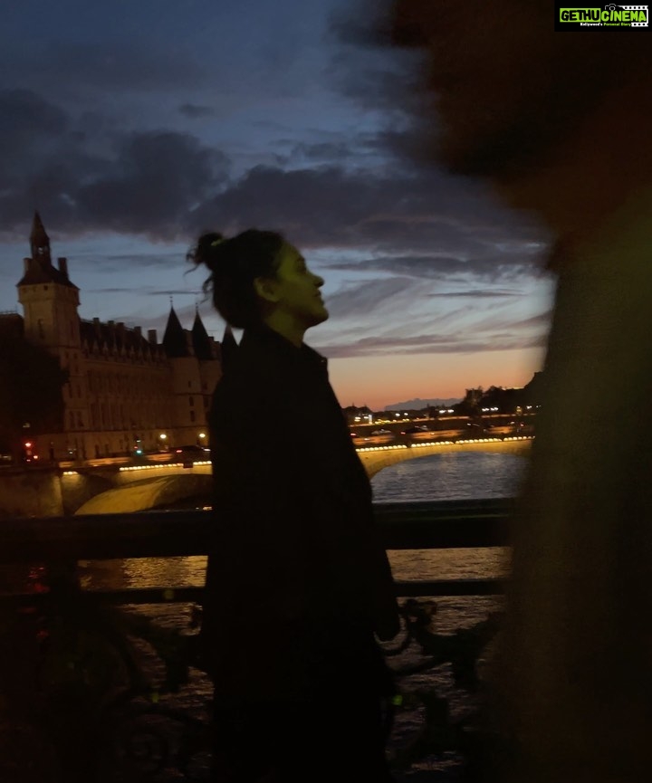 Aisha Sharma Instagram - Open up your mindset to one of abundance—and see what happens! #paris #france #aishainparis #travel #travelphotography #photooftheday đŸ“¸- @mikedesir
