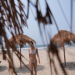 Aisha Sharma Instagram - Monday blues .. what blues 🙊😜 #monday #beach #beachbum #beachlife