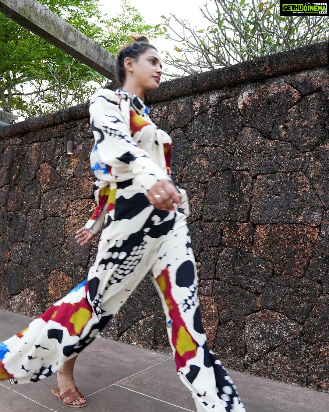 Aisha Sharma Instagram - “From a young age , I learned to focus on the things I was good at and delegate to others what I was not good at “ ~Sir Richard Branson . Delegating photography to someone whose ridiculously good at it @mikedesir 🙌🏾. #photography #photooftheday #photo #fashion