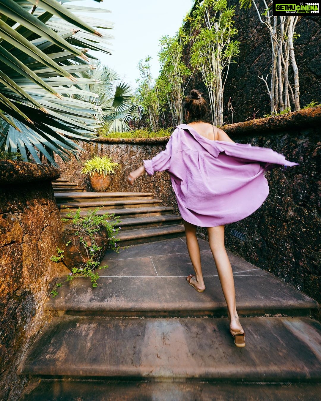 Aisha Sharma Instagram - Reboot your joie de vivre . #happiness #life #nature #freespirit @kahani_paradise 📸 - @mikedesir Kahani Paradise