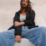Aisha Sharma Instagram - Its not often that I work with someone and my mind is blown by the sheer talent of the person. Mike behind the camera is just that. Enticing ,brilliant & passionate .Sharing an image that’s effortlessly me . 📸- @mikedesir Styling - Jacket - photographers own . Denims - @freepeople Necklace- @alicepierrejewelry #photography #effortlesschic #image #photograph #denims