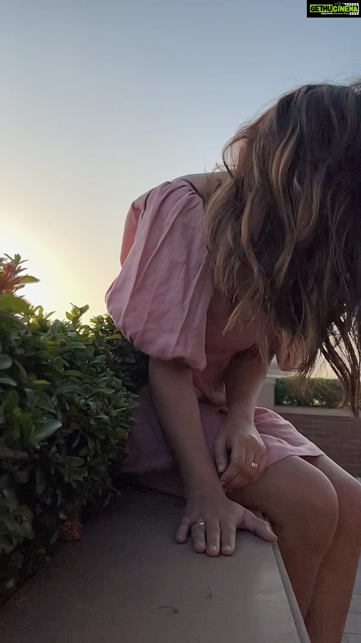 Aisha Sharma Instagram - When you truly ,wholly & completely start loving yourself - you become a wonder to behold . ✨✨I have closed the opinion polls . #laughter #amywinehouse #nofilter #nofilterneeded