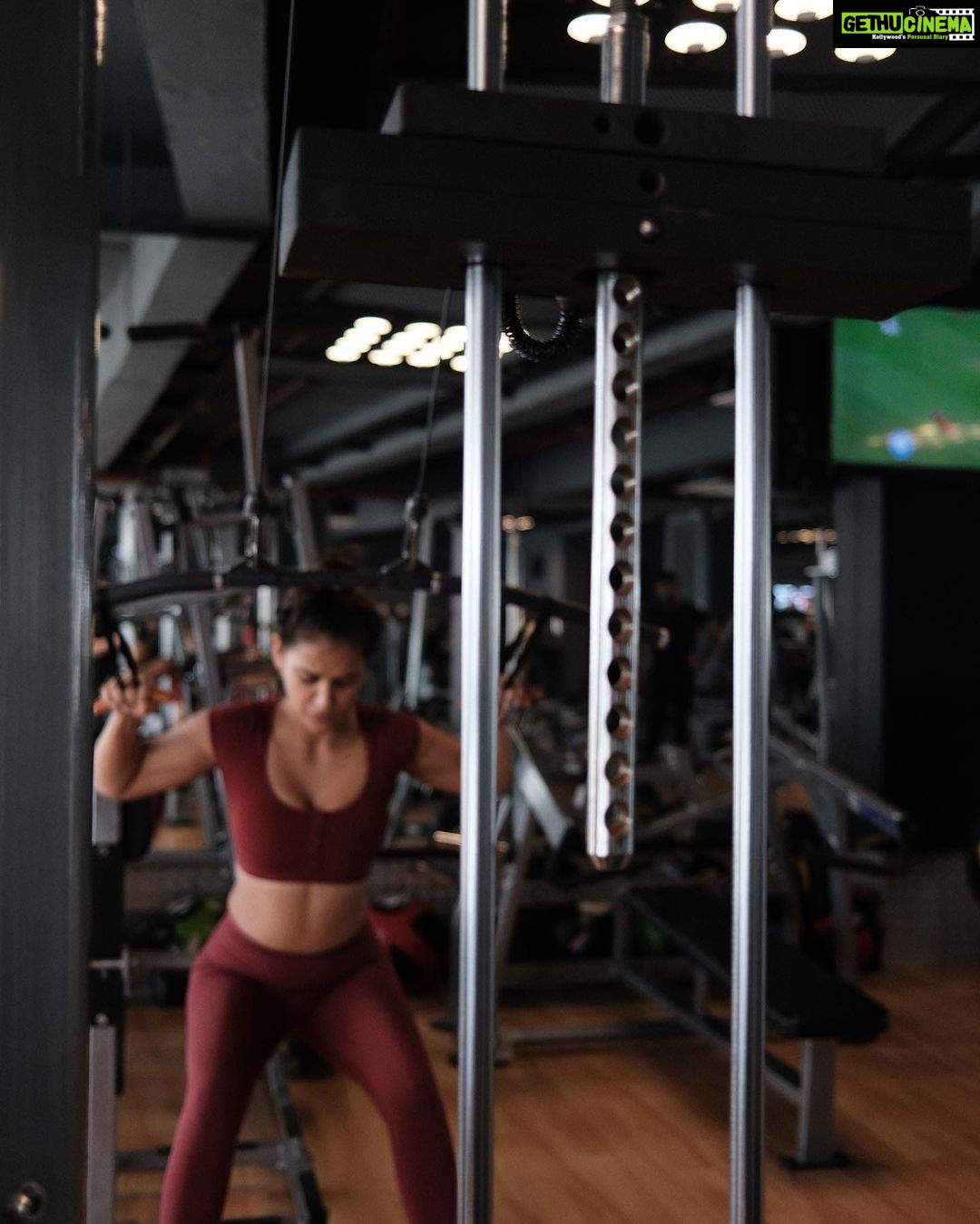 Aisha Sharma Instagram - No matter what timeline you’re on, look for solutions that will bring long-lasting effects, like a better health and a clear mind and happiness . Taking care of my body is the best decision I ever made 😊♥️ #fitnessmotivation #fitnessfriday #fitness #weekend #weekendvibes