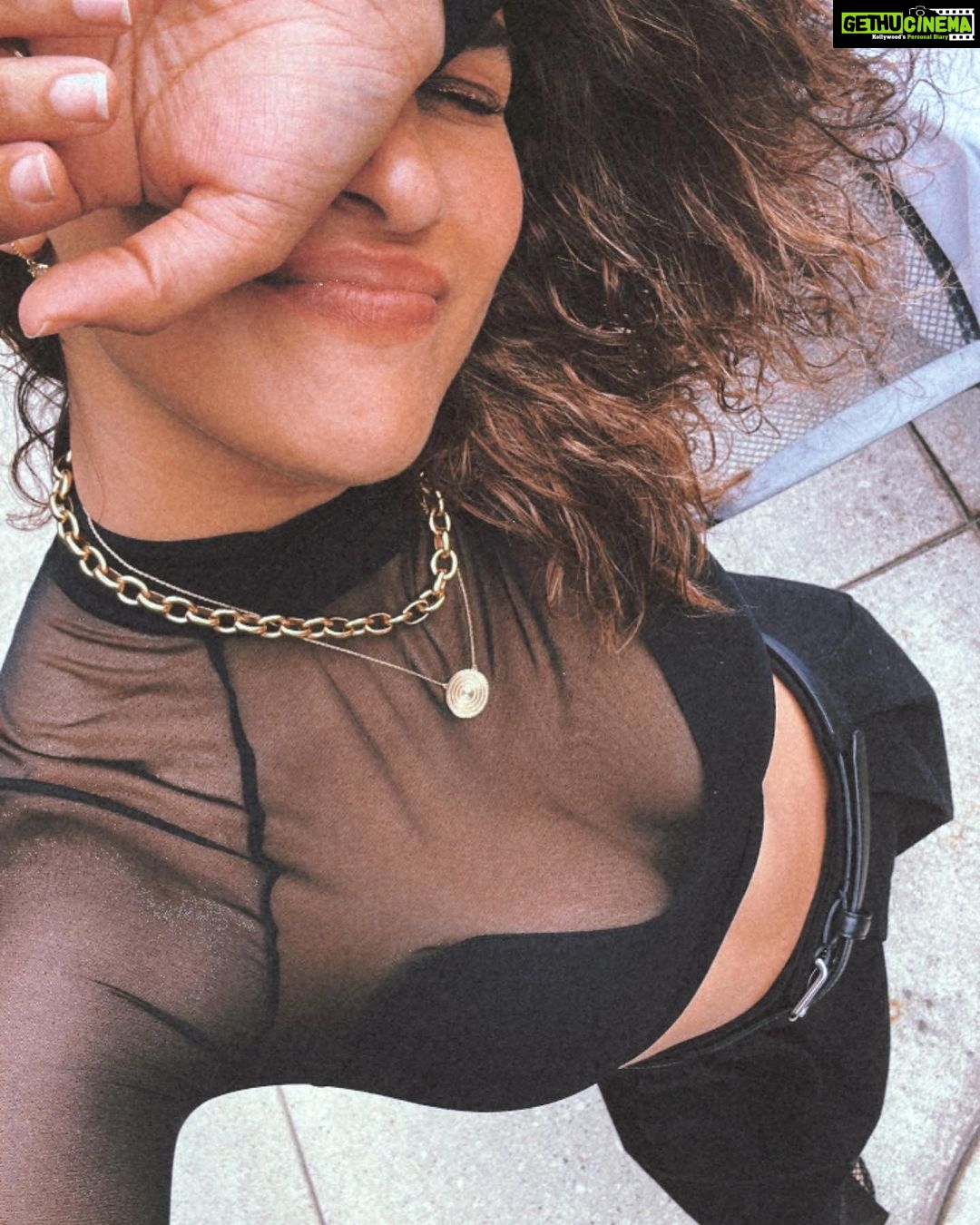 Aisha Sharma Instagram - Selfie Series on a Sunday .