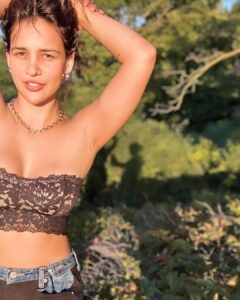 Aisha Sharma Instagram - Bare-faced and loving it. Chicago, Illinois