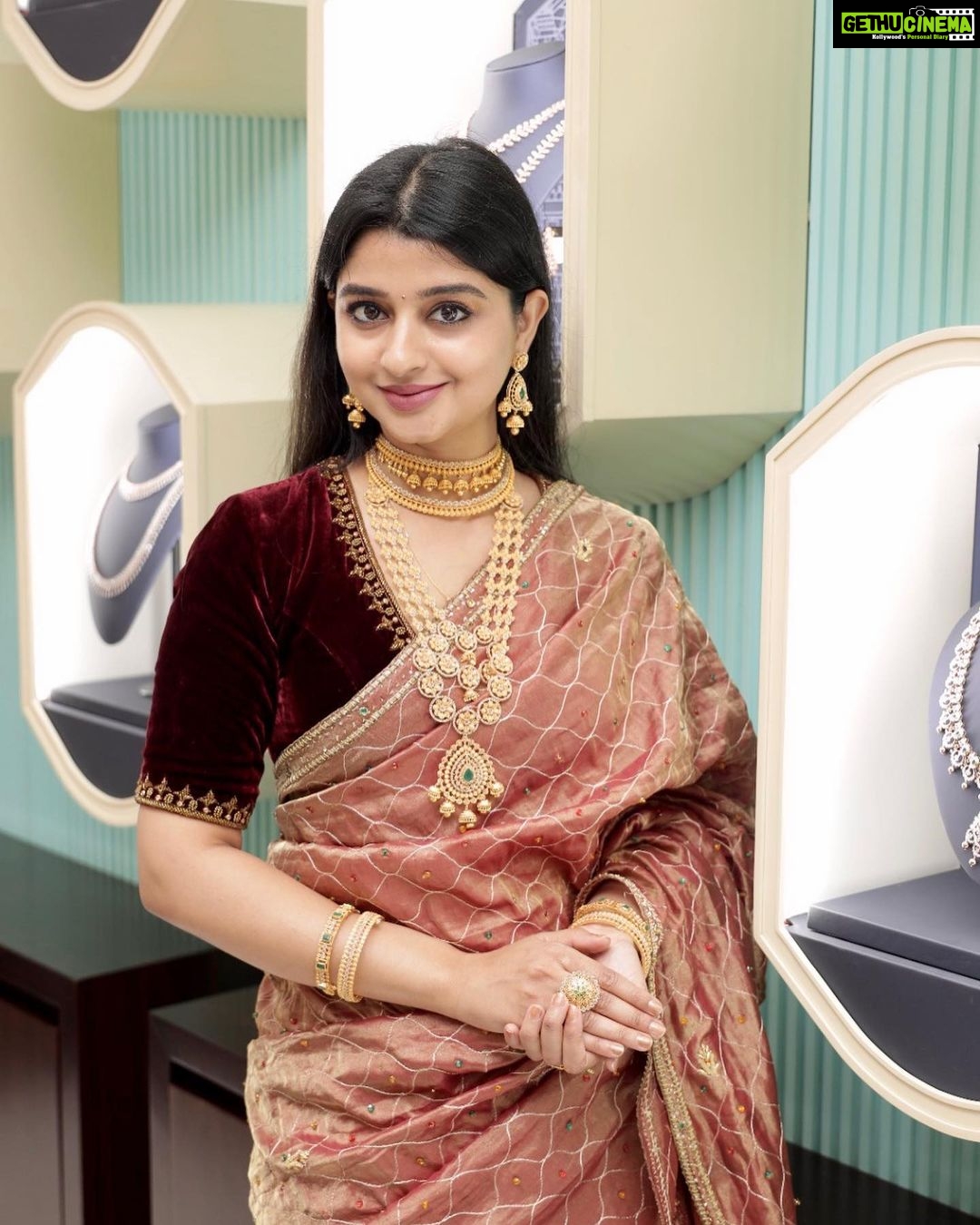 Aishani Shetty Instagram - At the launch of @joyalukkas in Udupi today! ♥️