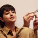Aishani Shetty Instagram - Hi! I’m Saniha Ponnappa from Madikeri. I want to become a scientist 👩🏻 #HondisiBareyiri releasing on Feb 10th 👩🏻‍🎓 #aishanishetty #hbsaniha