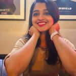 Aishani Shetty Instagram - Happy holidays y’all! ❤️❤️❤️🎄🍷