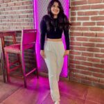 Aishani Shetty Instagram - Stages of posing: 1. Cool 2. Ubercool 3. Just one more 4. Okay let’s stop now. I’m too embarrassed 😬 📷 @ekandur