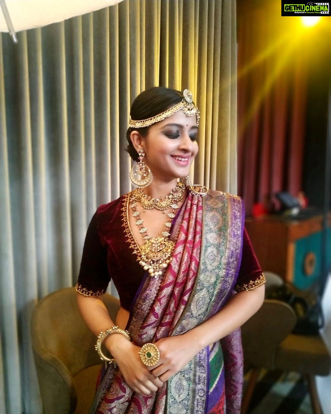 Aishani Shetty Instagram - Wear your own 👑 #BTS #photoshoot #throwback