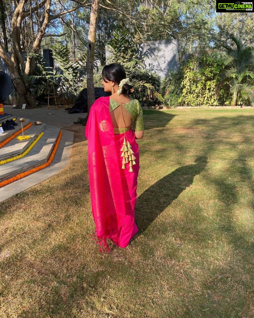 Aishani Shetty Instagram - ಸೀರೆ ಸೀರೆ ಸೀರೆ ಎಲ್ಲೆಲೋ ಹಾರೈತೆ