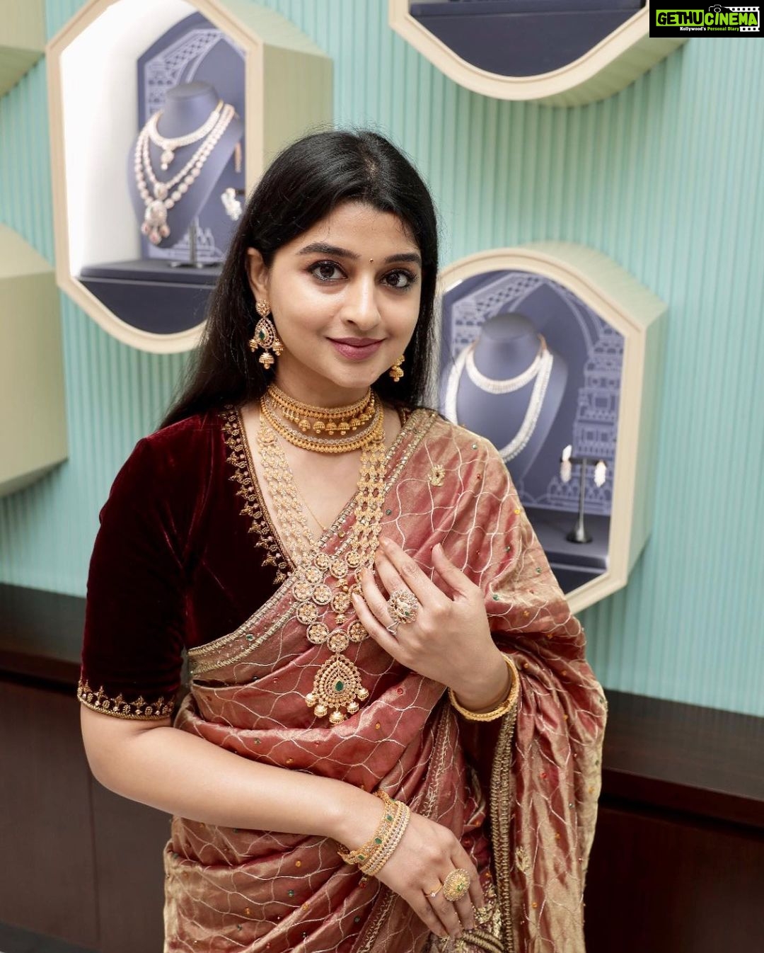 Aishani Shetty Instagram - At the launch of @joyalukkas in Udupi today! ♥️