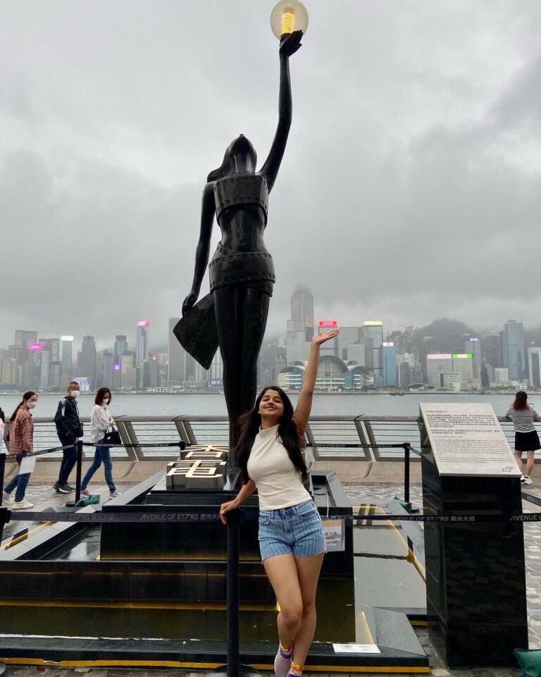 Aishani Shetty Instagram - Do you also post pictures 2 months after your trip? 🙈 More coming soon! Avenue of Stars, Hong Kong