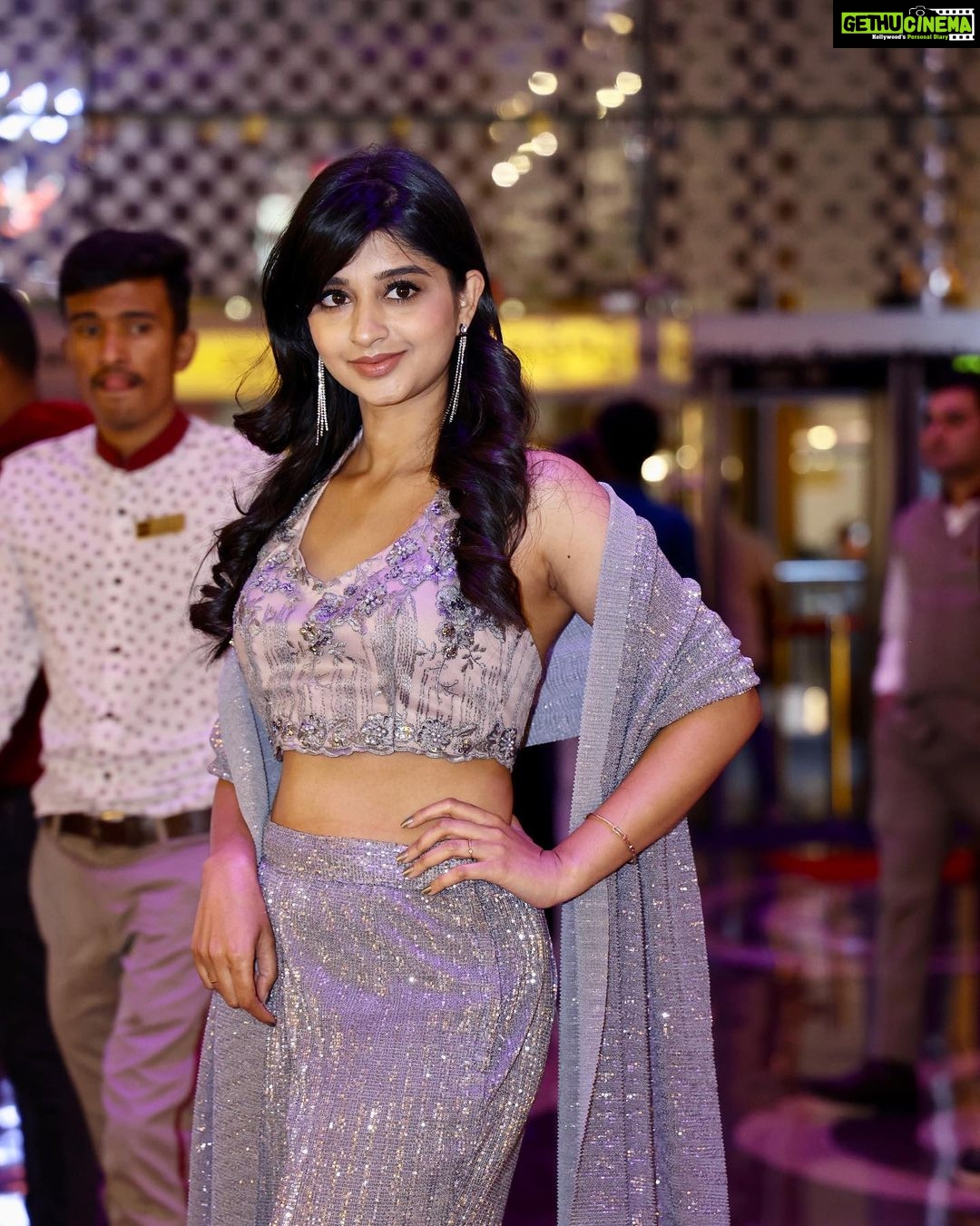 Aishani Shetty Instagram - 🤍 #dharanimandalamadhyadolage