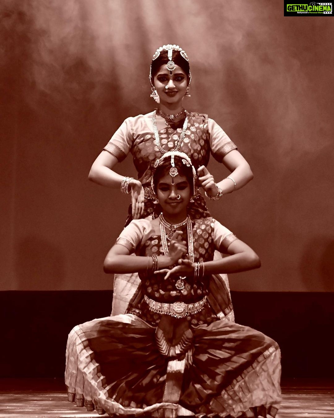 Aishani Shetty Instagram - ವರಮಹಾಲಕ್ಷ್ಮಿ ಹಬ್ಬದ ಶುಭಾಶಯಗಳು 🪷